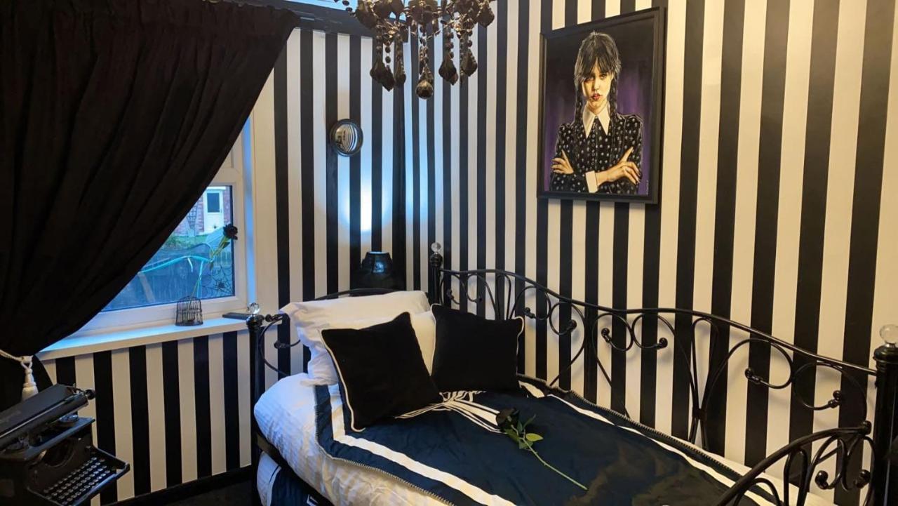 יורק Wednesday'S Family Rooms מראה חיצוני תמונה